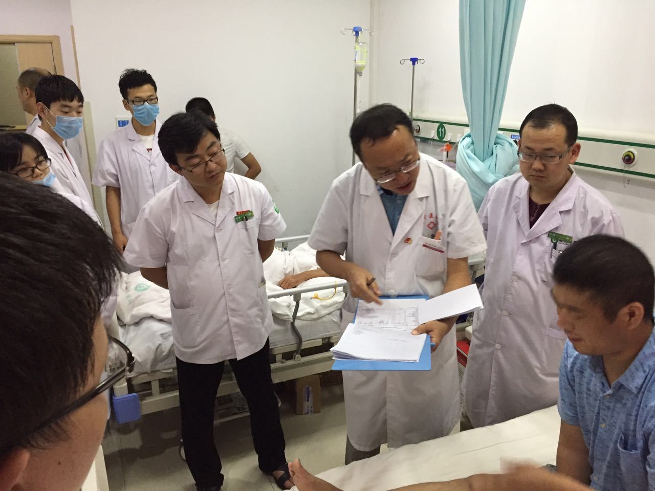 我科安军明主任赴高陵区医院中医康复科业务查