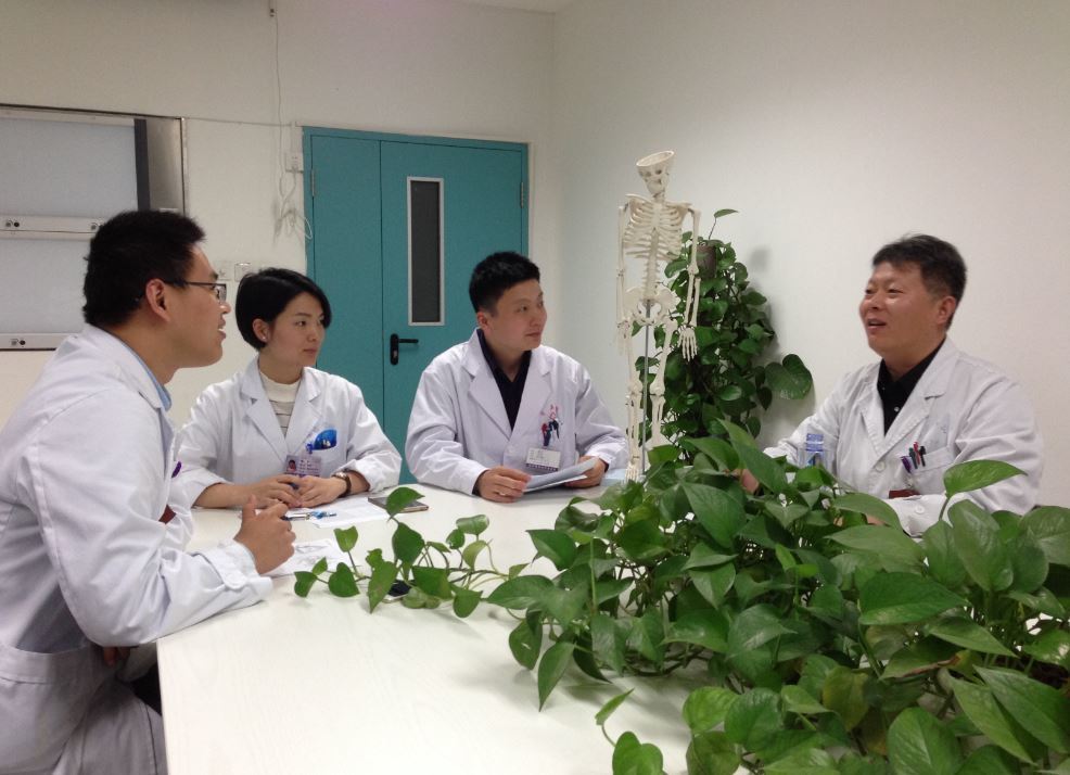 骨科医生_德国骨科漫画_盐城骨科医生月收入(2)