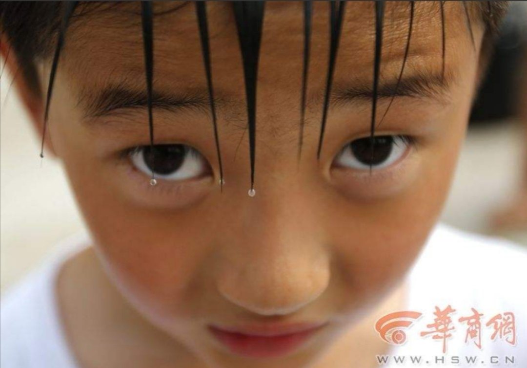 孩子为什么容易出汗睡觉踢被子