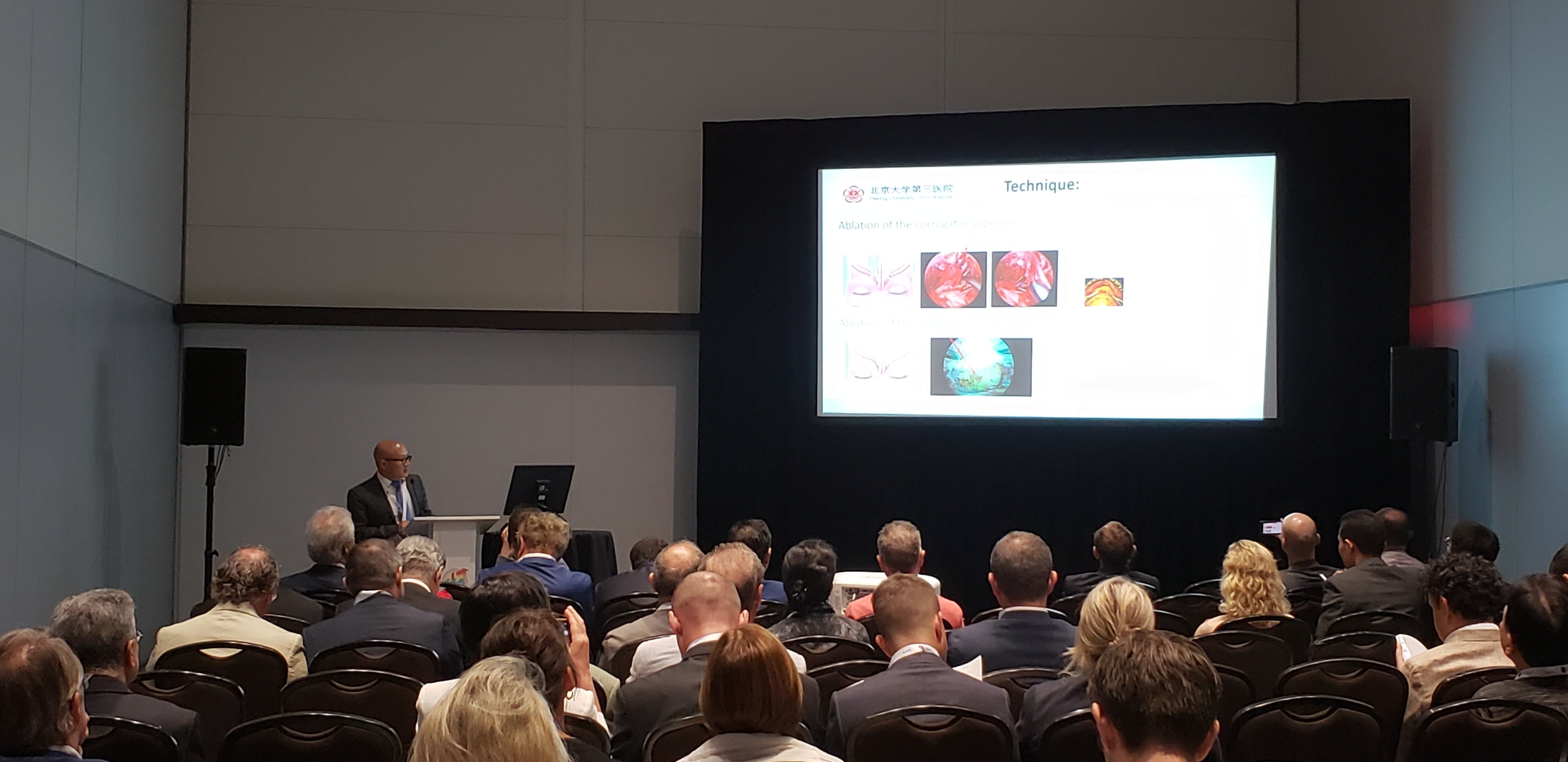 2018国际学术会议上做内窥镜除皱的首次演讲