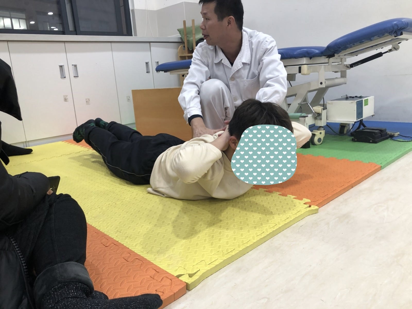 青少年驼背的预防治疗攻略