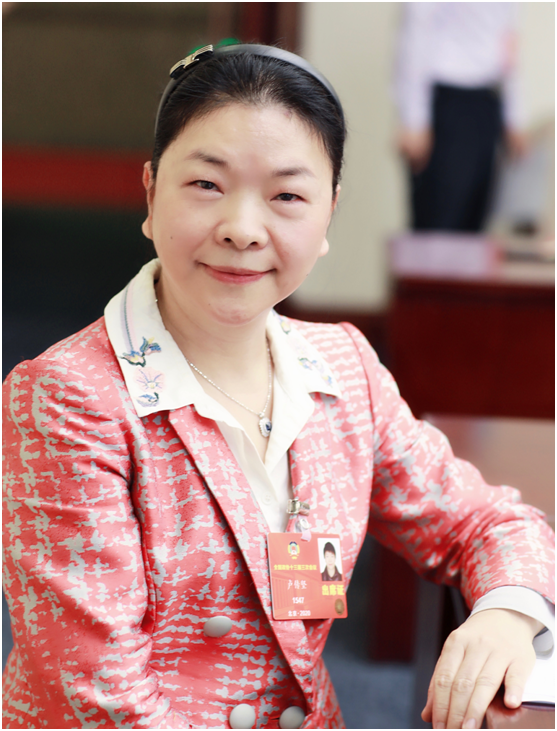 课程体系全国政协委员,民盟广东省委副主委,广东省中医院副院长卢传坚