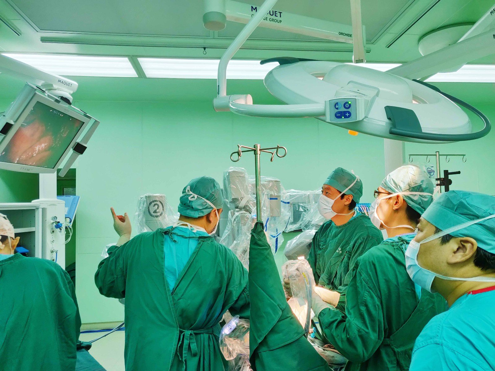 301海南医院开展海南省首例机器人微创自体肾移植手术 