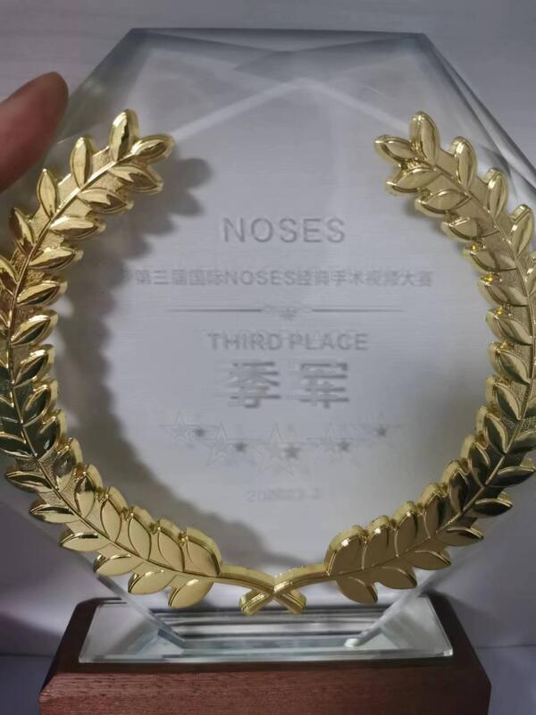 NOSES 奖杯.jpg