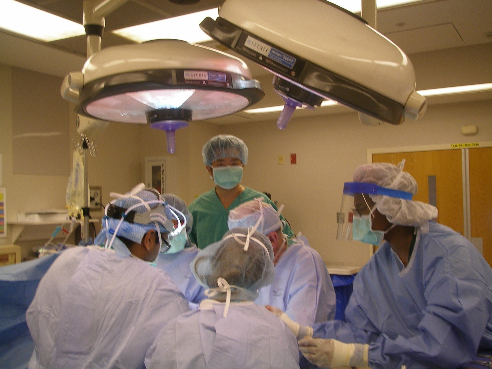 黄东航主任在美国排名第一霍普金斯医院手术室观摩 - 好大夫在线