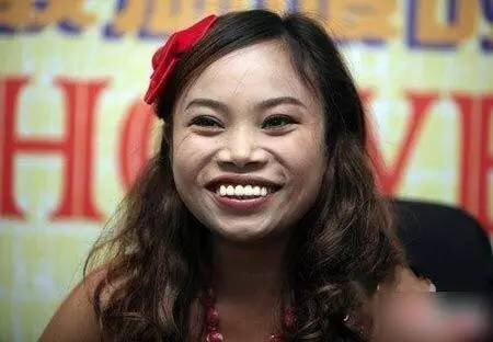 香港演员八两金正因为自己这个特点,反而形成银幕上的特殊形象.