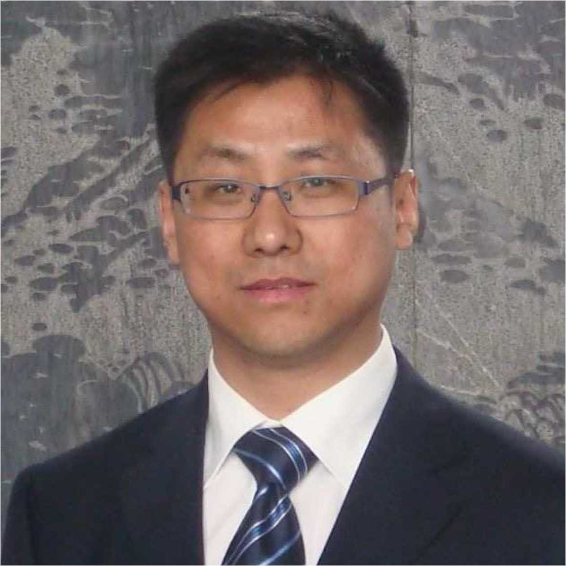 张骅