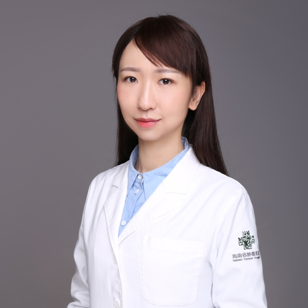 老师，乳腺纤维瘤15x10，边界清，形状不规则，其内见条状血流信号，老师用手术吗