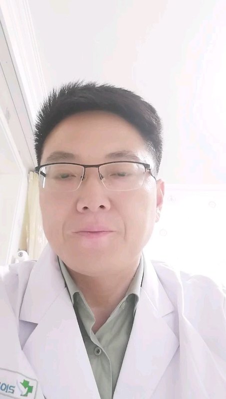 眼睛突然模糊像有一层雾怎么回事？