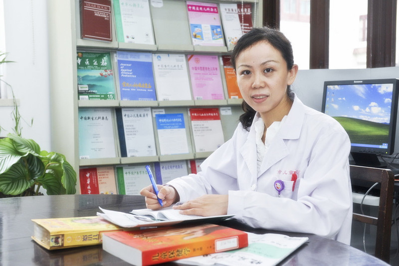 小孩子三岁不顺他意就会生气，发脾气，如何正确引导呀？