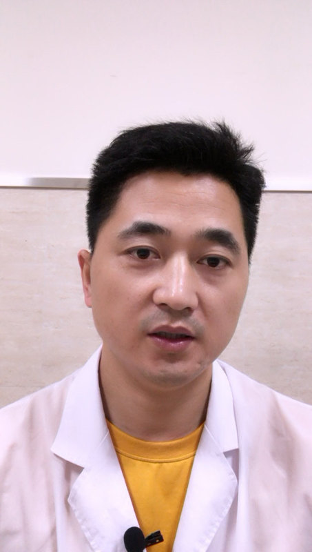 白色糠疹是肚子里有虫子引起的吗？