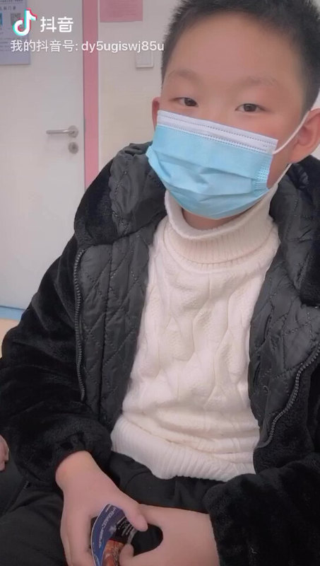 这样的小红点是紫癜吗？需要治疗吗？